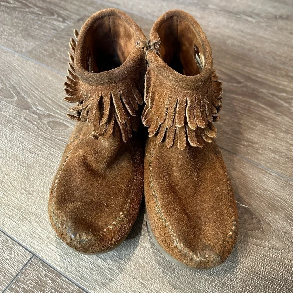 Minnetonka Girl's Double Fringe Side Zip Leather Boot Moccasin,